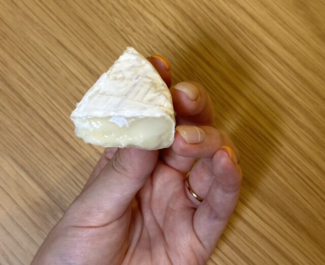 コストコ明治の北海道十勝カマンベールチーズ切れてるタイプを実食