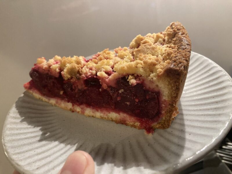 【実食レビュー】コストコのチェリークランブルケーキ