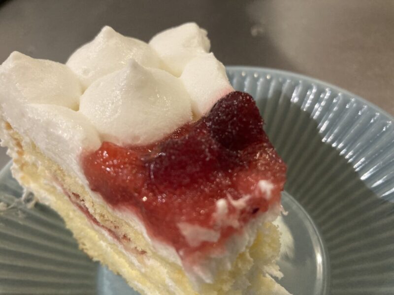 【実食レビュー】コストコの不二家ショートケーキ10個にカット済