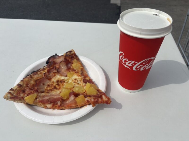 遂にきたぁー!!夏季限定のコストコフードコートメニューのハワイアンピザが帰ってきた