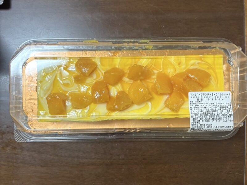 コストコ注目の新商品マンゴークランチーヨーグルトケーキを購入!気になる味は?