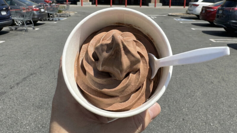 【商品概要】コストコフードコート新メニューのチョコレートソフトクリーム