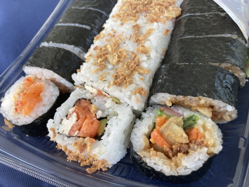 【実食レビュー】コストコ新商品のバラエティロール寿司（2025年最新版）