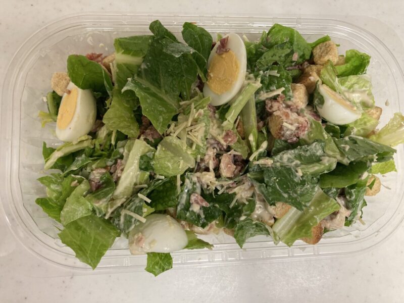 コストコ新商品のベーコンシーザーサラダを実食レビュー！