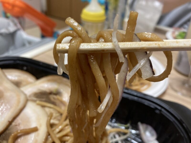 コストコで購入した新商品の「チャーシュー油そば」をいざ実食！気になる味は？