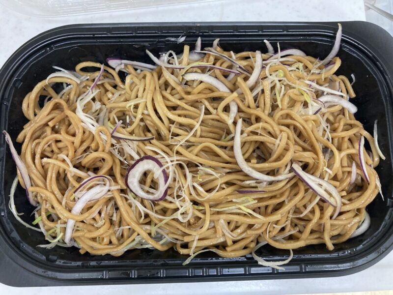 コストコ新商品の「チャーシュー油そば」の調理方法を紹介