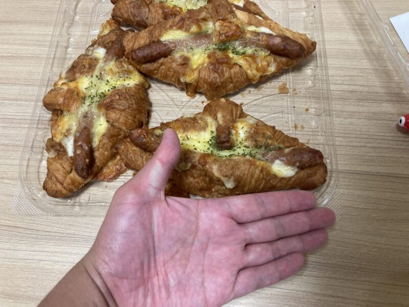 2026年3月のコストコ新商品「ソーセージクロワッサン」を実食レビュー！