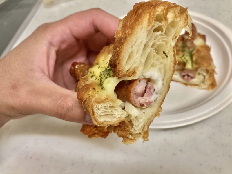 2026年3月のコストコ新商品「ソーセージクロワッサン」を実食レビュー！