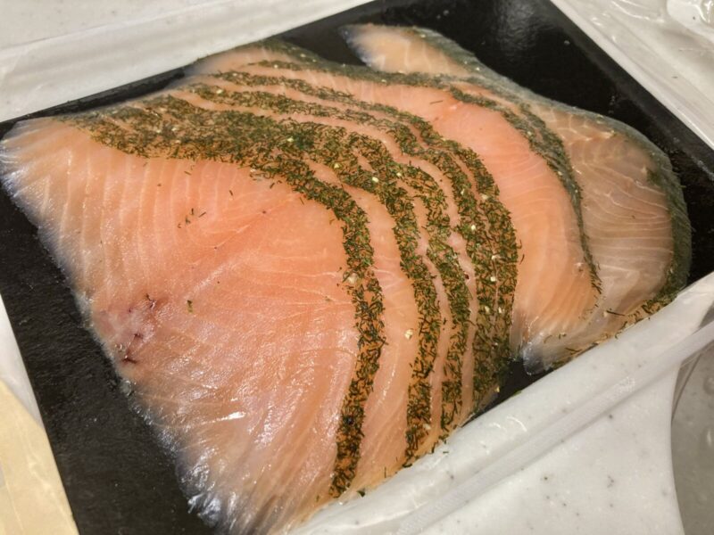 コストコ新商品のキュアードサーモンを実食レビュー！