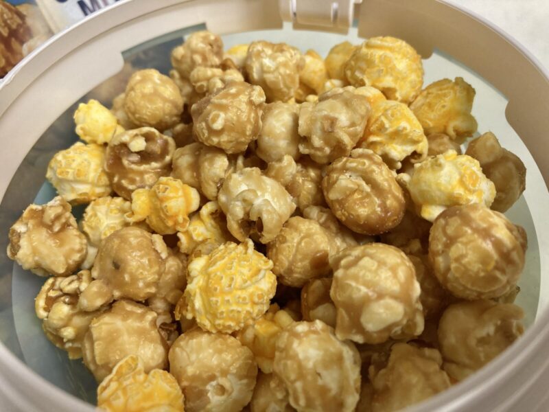 コストコのおすすめポップコーン「G.H.CRETORSポップコーン チーズ＆キャラメルミックス」を実食レビュー！