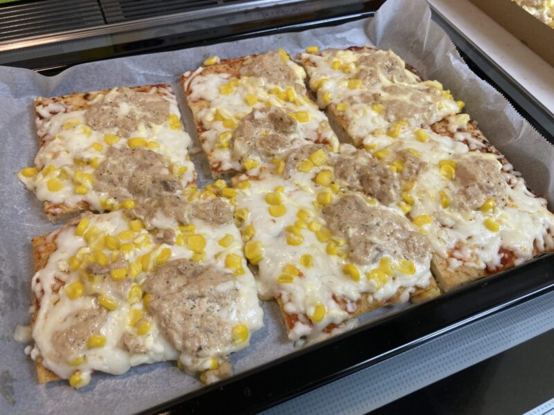 【実食レビュー】コストコ新商品のツナ＆コーンピザ