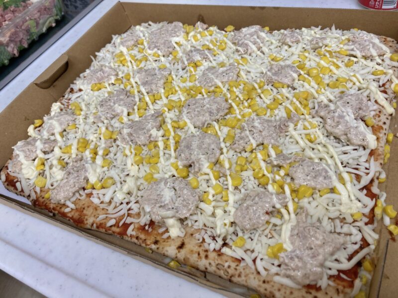 【実食レビュー】コストコ新商品のツナ＆コーンピザ