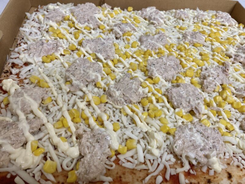 コストコのピザに新味のツナ＆コーンピザが登場！子供ウケ最高な味！