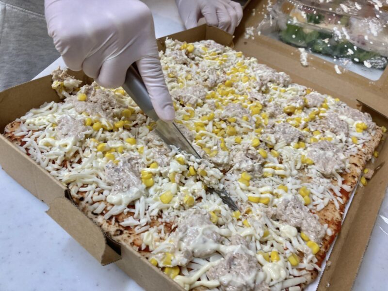 【実食レビュー】コストコ新商品のツナ＆コーンピザ