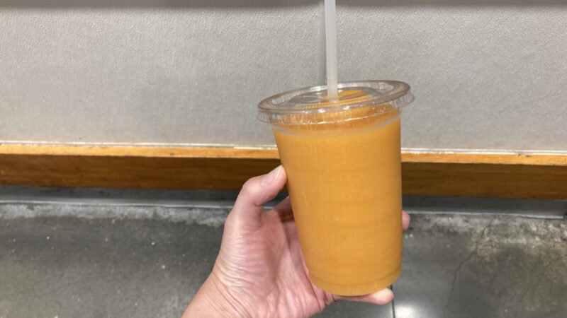 【2026年5月】コストコフードコート新作メニューのカンタロープメロンスムージーを実際に購入して飲んでみた！