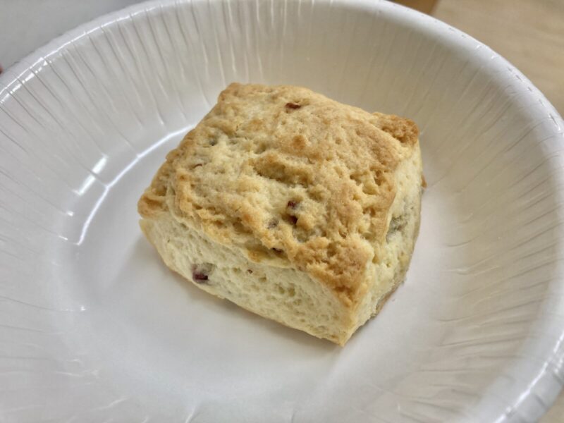 コストコで購入した新商品のクランベリースコーンを実食レビューで紹介！