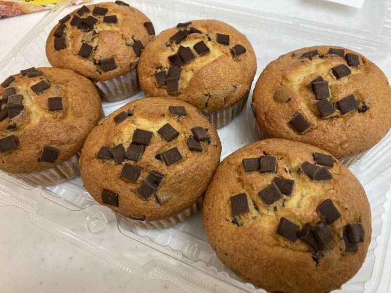【コストコ新商品】ベルギーチョコチャンクマフィンを実食レビュー！ごろごろチョコたっぷりの贅沢マフィン