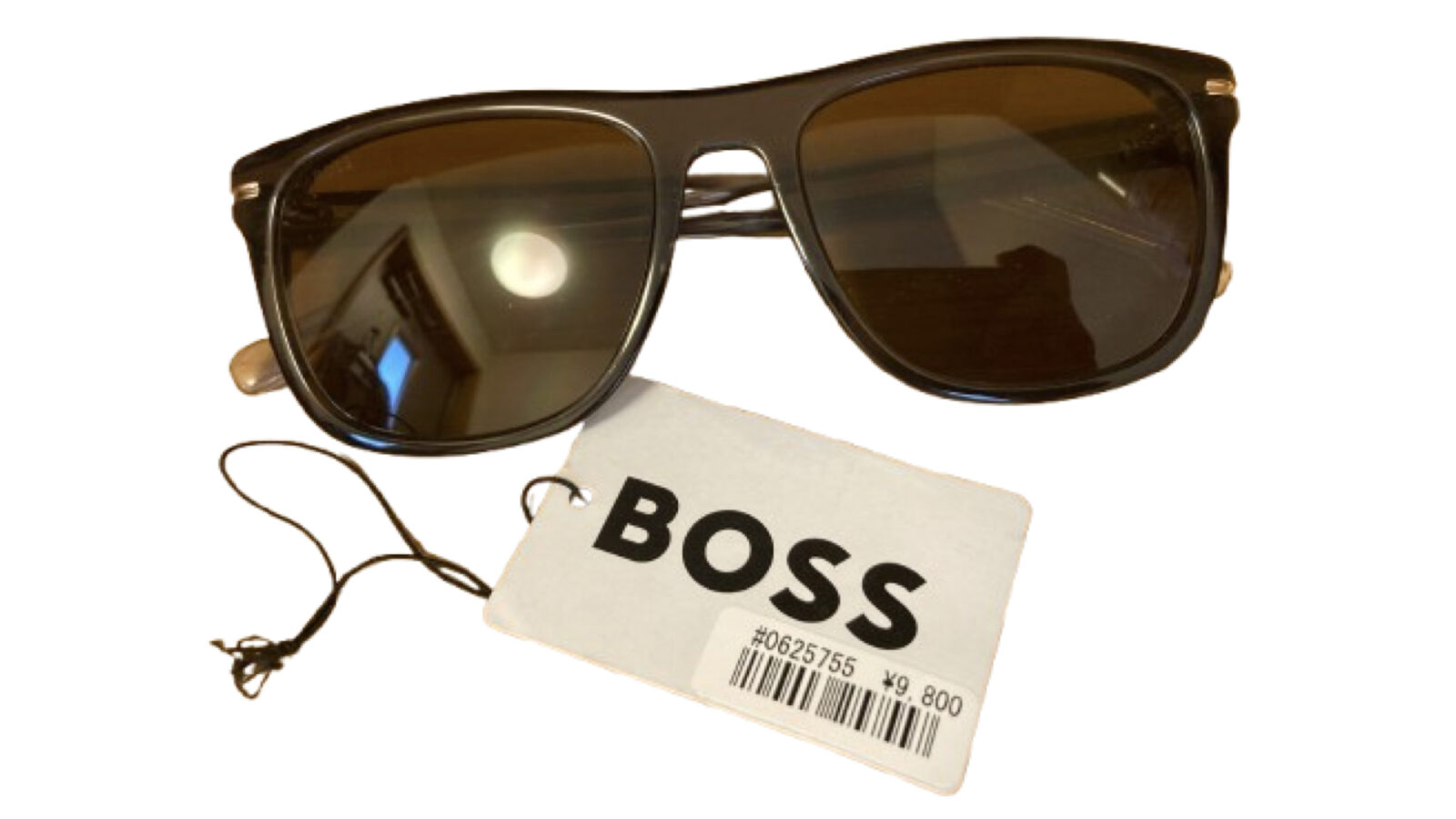 【コストコ新商品】BOSS（ボス）サングラスをレビュー！1万円以下で買える高級ブランドのコスパは？