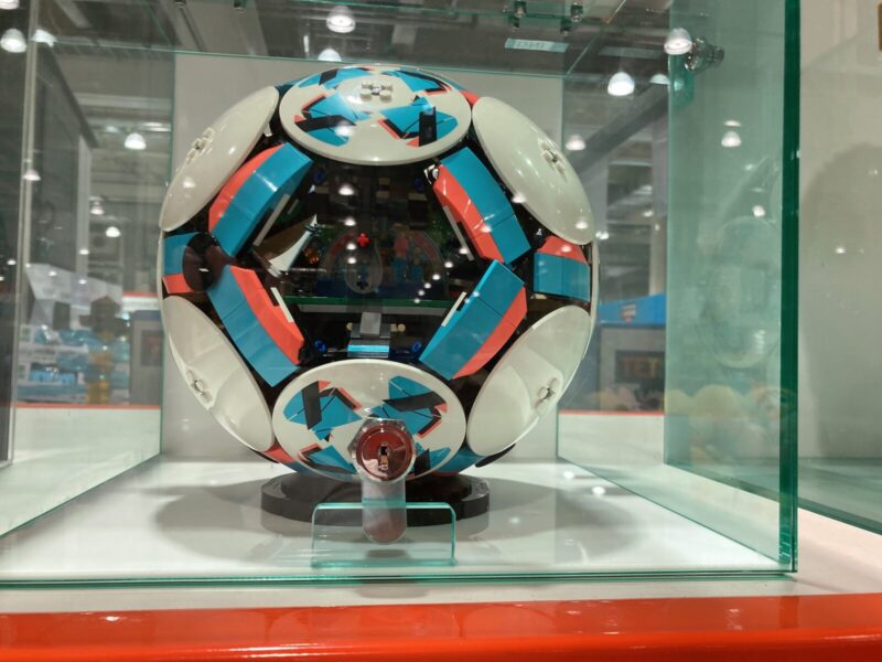 コストコ新商品のLEGO FIFAワールドカップ サッカーボール