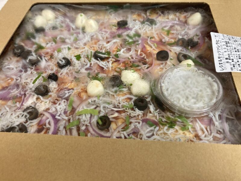 コストコ新商品のしらす&モッツァレラピザを実食レビュー!