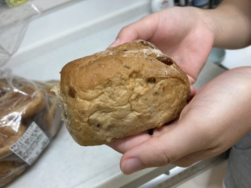 コストコ人気商品の雑穀クルミロール24個入り(2026年版)を実食レビュー!