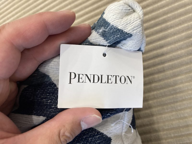 コストコ新商品「PENDLETONシェニールクッション(50cm × 50cm)」をレビュー!