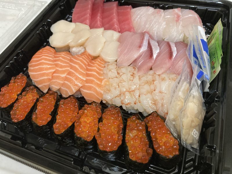 【2026年最新】コストコ特選握り寿司32貫が復活!3,980円で豪華7種を実食レビュー