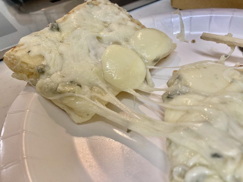 コストコ新商品のチーズとはちみつのピザを実食レビュー!