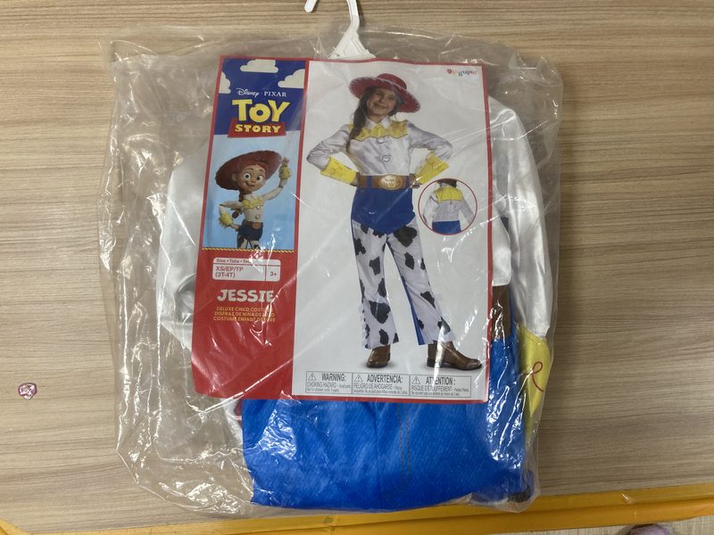 コストコ新商品のトイ・ストーリー キッズコスチュームの特徴