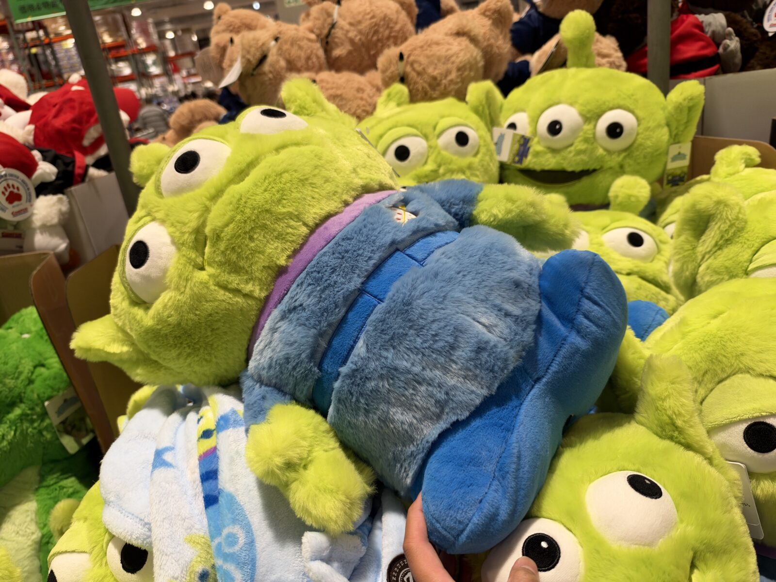 コストコで販売されているトイストーリーのリトルグリーンメンぬいぐるみ