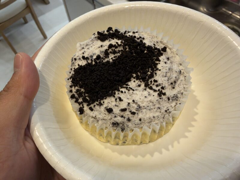 コストコ新商品のクッキークリームチーズケーキを実食レビュー！