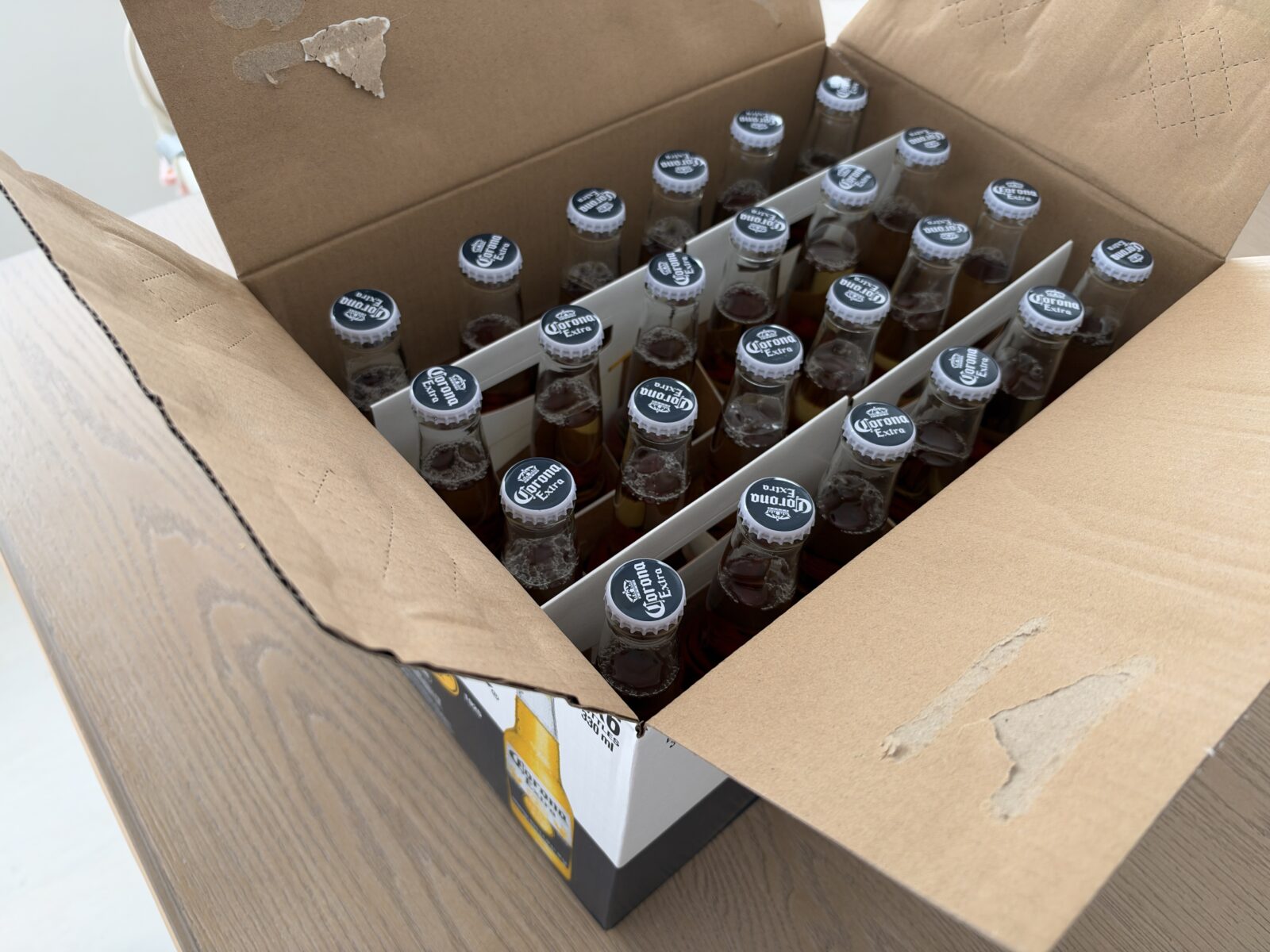 コストコのコロナビール24本入りを開封した中身