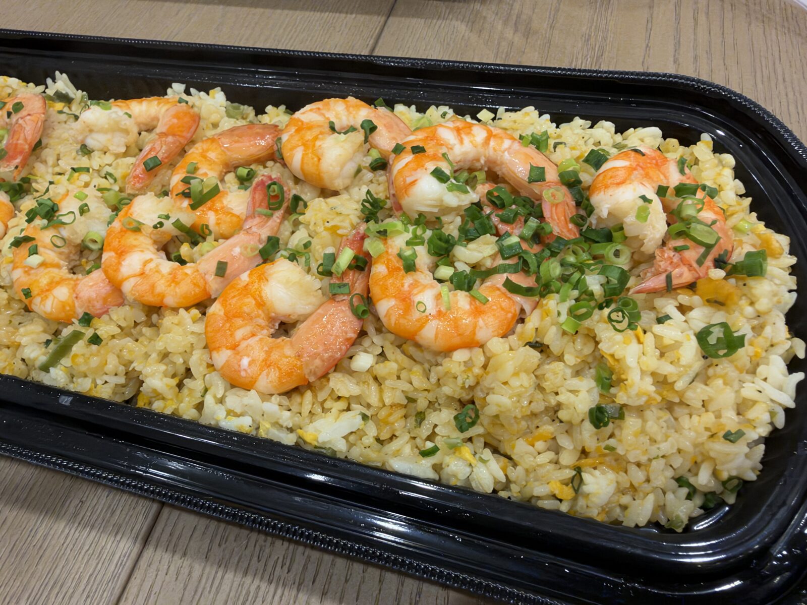今月の注目コストコ新商品「にんにくエビ炒飯」を詳しく実食レビュー！