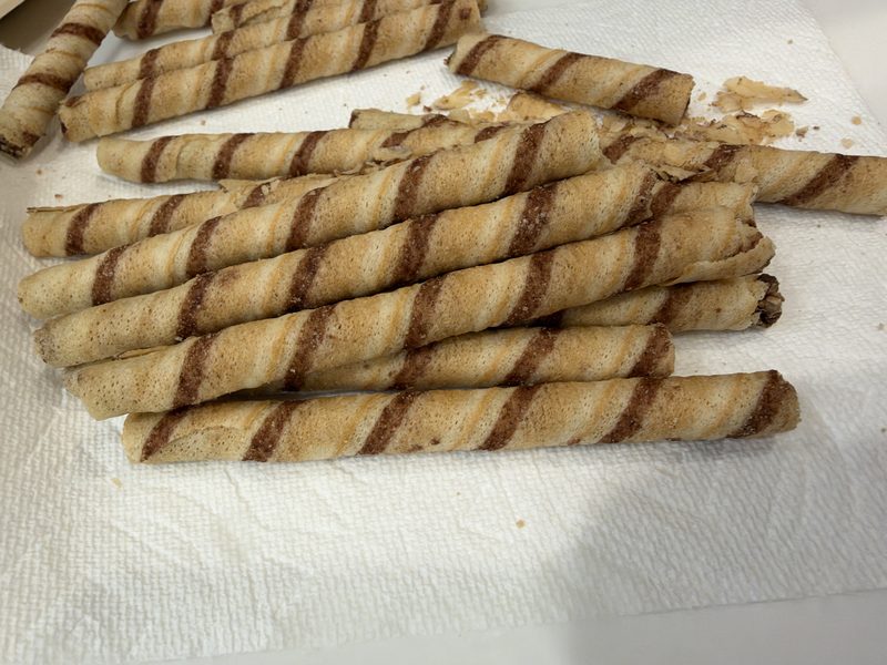 コストコ新商品のスヌーピー&ウッドストック クッキージャー チョコレートヘーゼルナッツクリームを実食レビュー