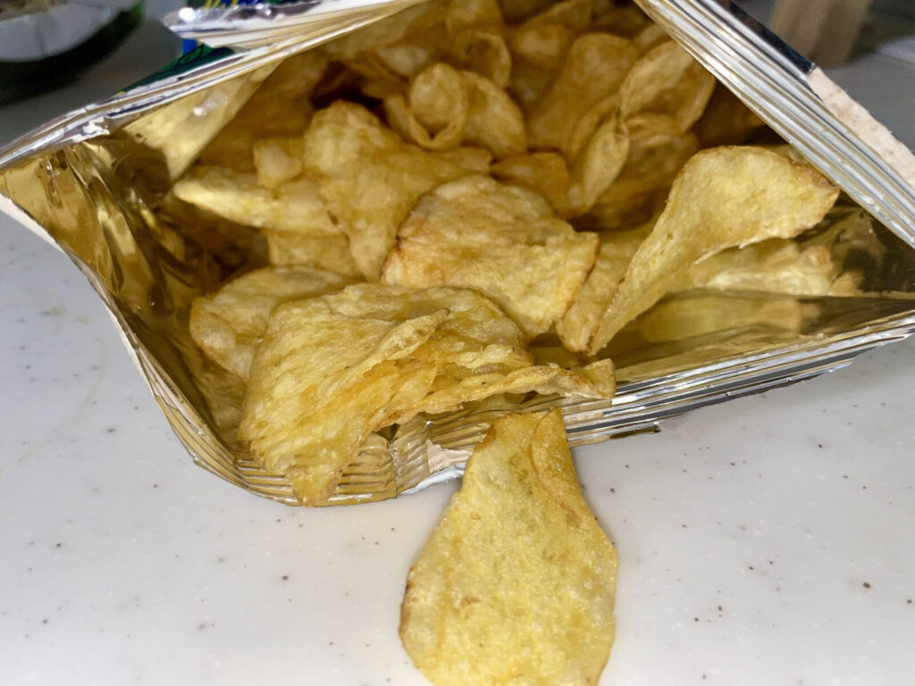 ドンキ購入品の情熱価格アボカドオイルケトルチップスを実食レビュー!