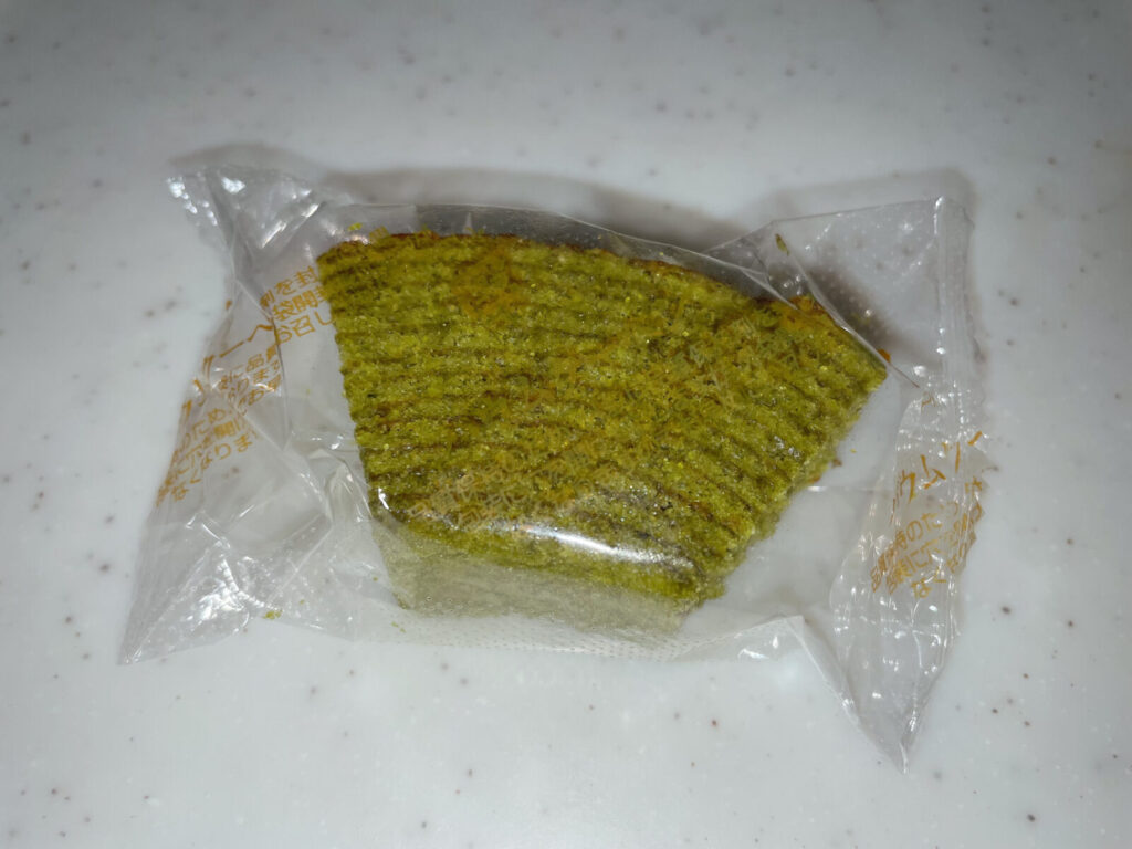 ドンキの伊右衛門厚切り抹茶バウムクーヘンを実食レビュー！