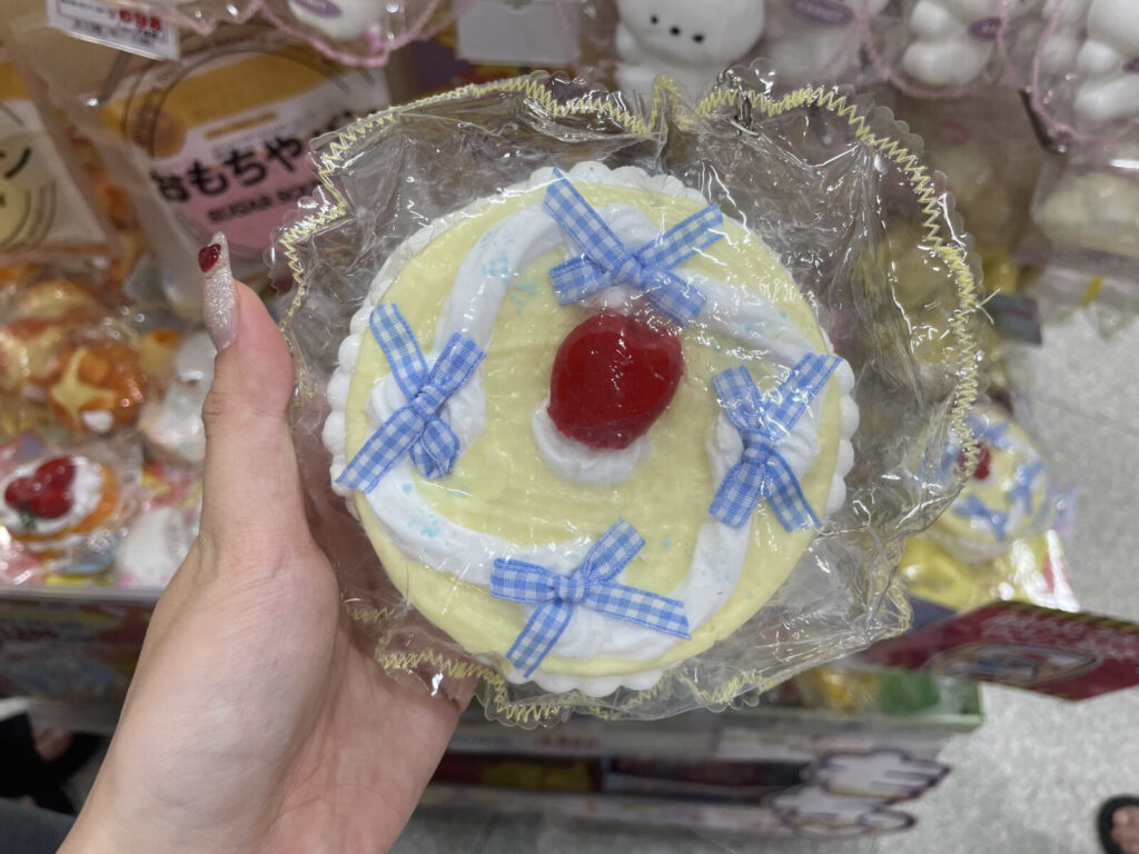 1. シリコンスクイーズ ホールケーキ｜リボン付きで見た目も華やか